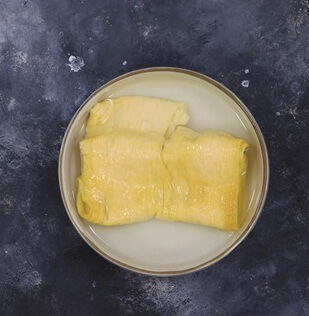 Tàu hủ ky xào nấm rơm