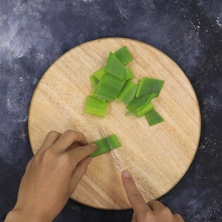 Tàu hủ ky xào nấm rơm Tàu hủ ky xào nấm rơm