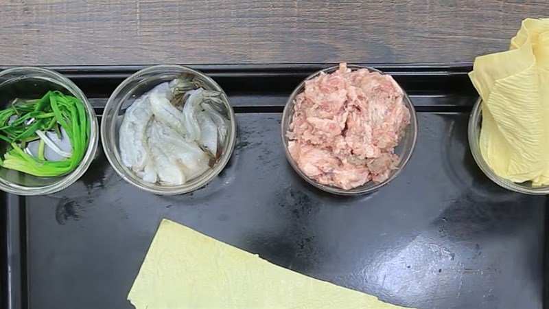 Cách làm Tàu hũ ky cuộn tôm thịt chiên giòn, tươi ngon hấp dẫn nhất Cách làm Tàu hủ ky cuộn tôm chiên giòn thơm ngon hấp dẫn